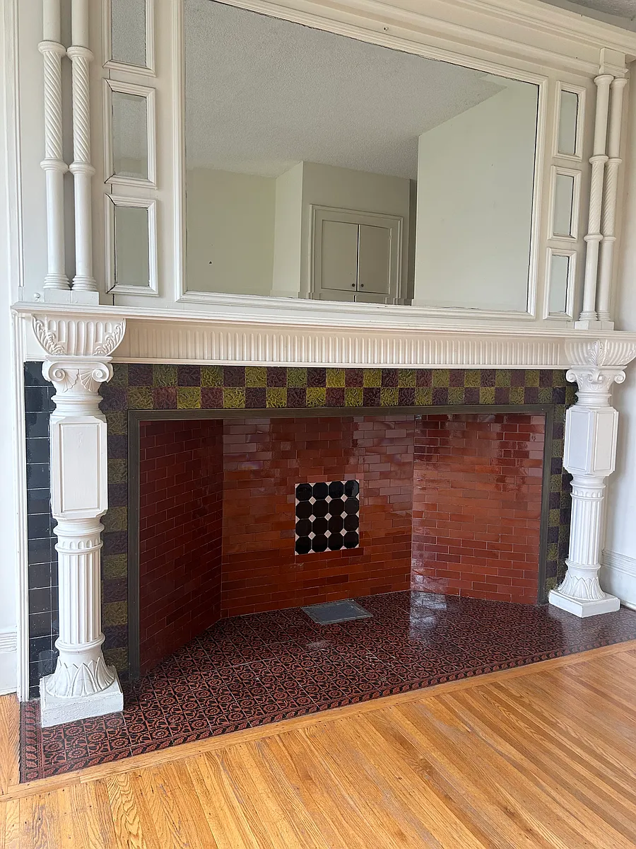 Building Photo - 737 East Ave #2