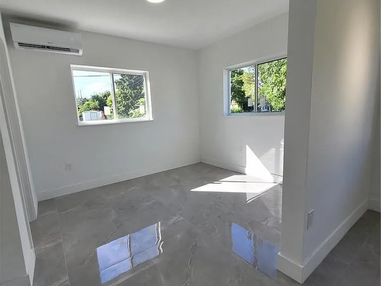 6041 SW 17th St — Photo 6