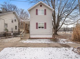 422 10th St NW, Grand Rapids, MI 49504