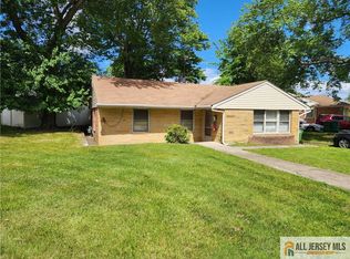 130 Garden Ter, Edison, NJ 08817