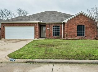 6419 Saint Leonard Dr, Arlington, TX 76001