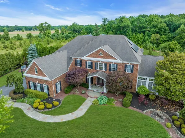 26 Nicole Ct, Freehold, NJ 07728