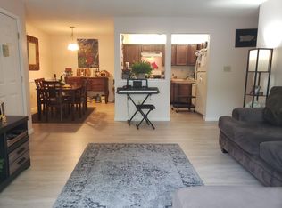 15 Holly Ct, Hamilton, NJ 08619