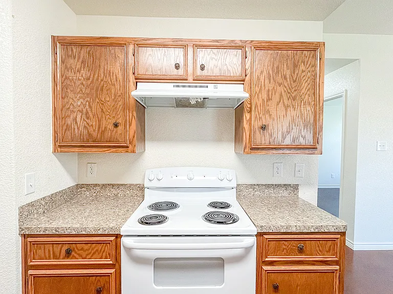 3808 John Chisholm Loop #B — Photo 9