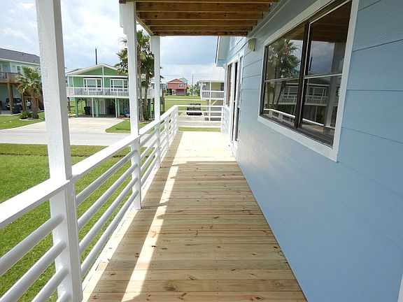 3rd image of 4115 San Jacinto Dr
