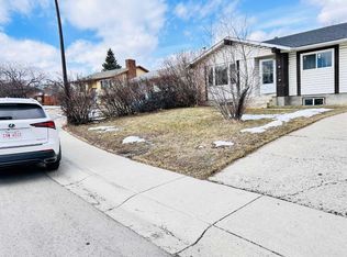 223 S Pineland Pl NE, Calgary, AB T1Y 3L4