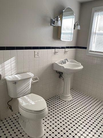 2nd image of 810 S Dean St #810