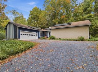 78 Astrachan Dr, Bennington, VT 05201