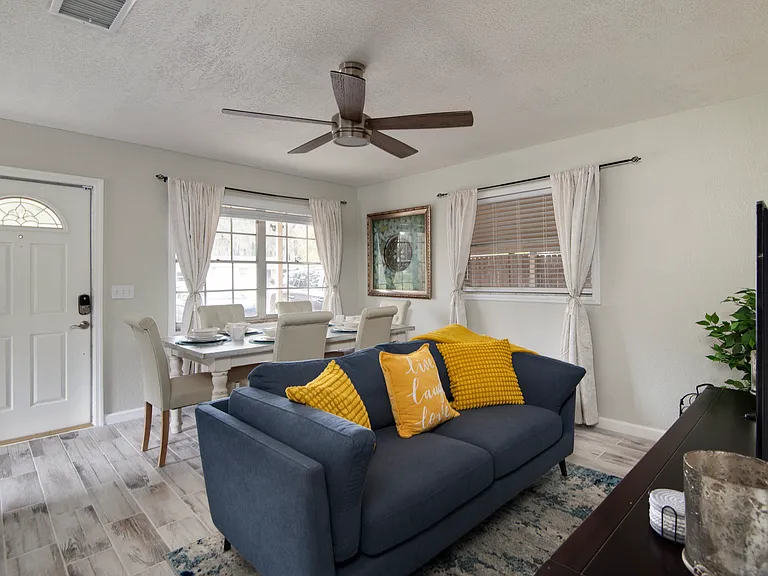 4303 Walis Pl — Photo 6