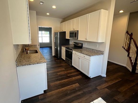 5th image of 12104 Bowling Farm Ct