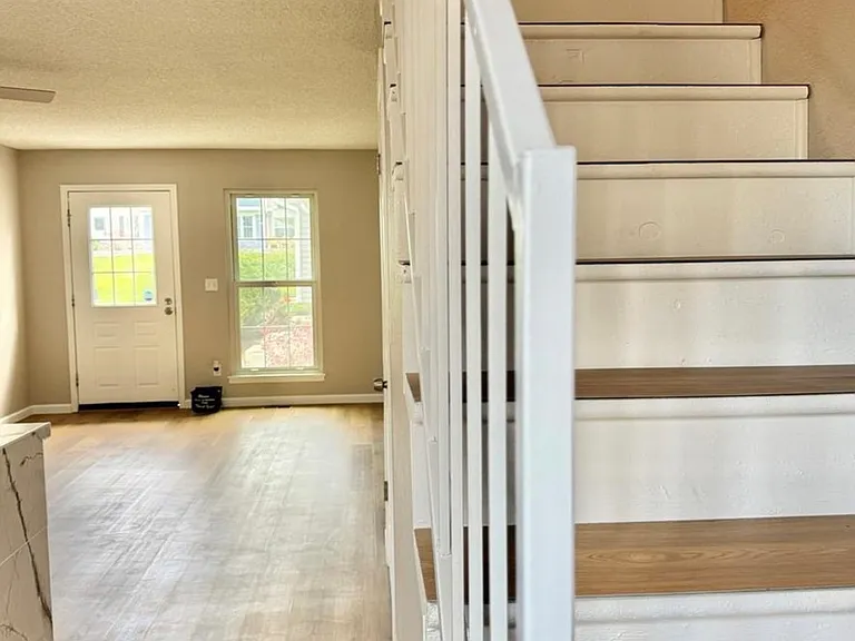 10794 Foxwood Ct — Photo 6