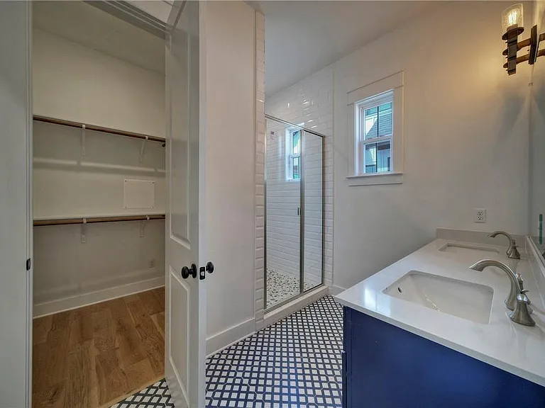 1010 Grant Wood Ave — Photo 17