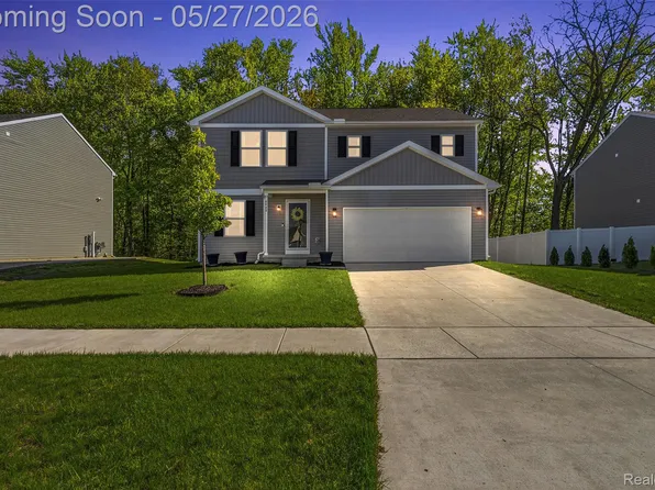 6048 Burton Estates Dr, Burton, MI 48519