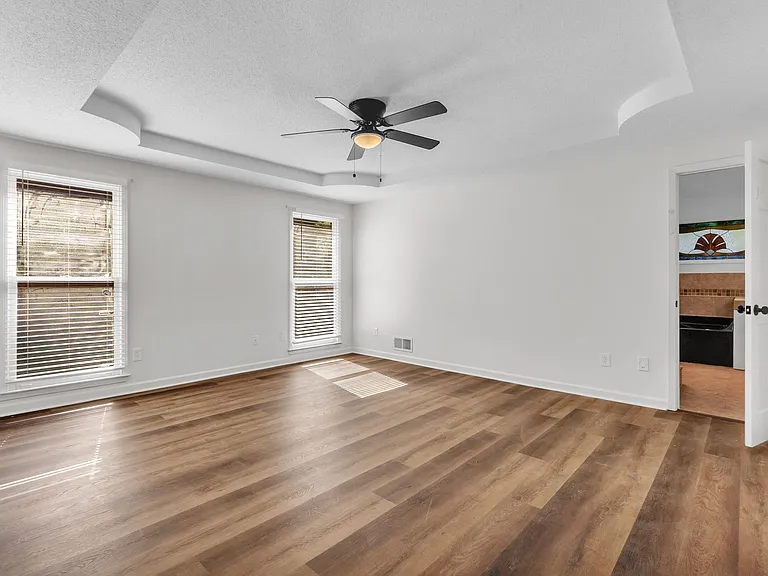 7347 Richmond Rd — Photo 27