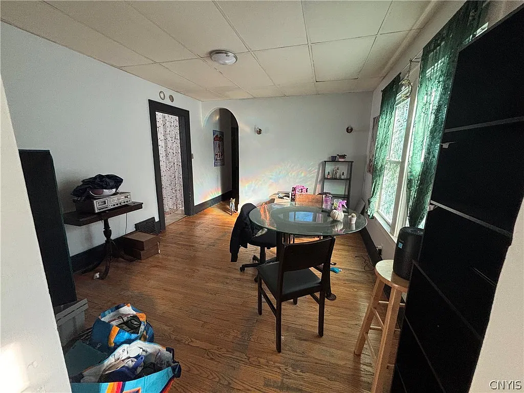2 bed, 1.0 bath, 1056 sqft, $1,400 — Photo 3
