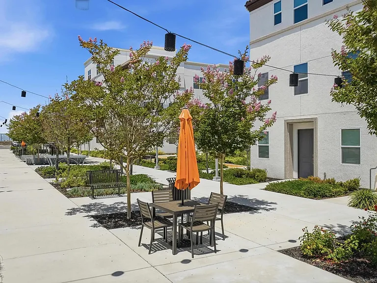 2014 Luzon Ln #8 — Photo 46