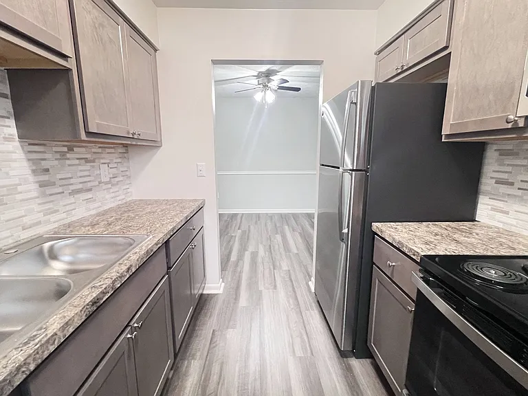 Hunter's Creek Apartments — Photo 64