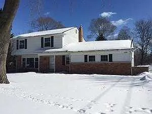 6998 Killarney Dr photo 1