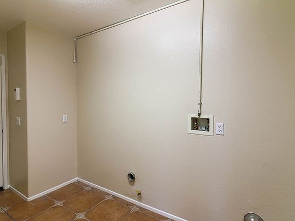 4th image of 26040 Coronet Way