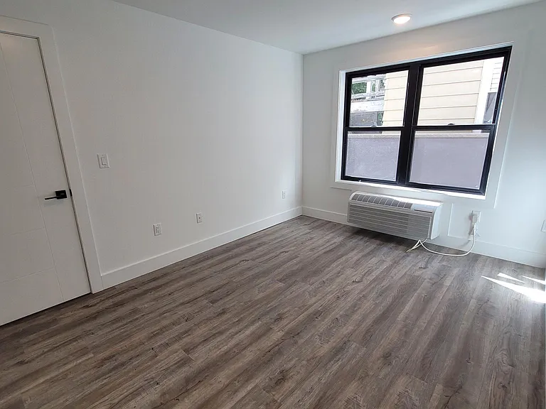 242 Spring St #1 — Photo 10