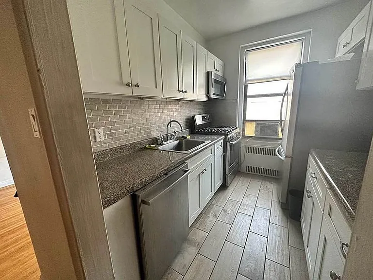 67-70 Yellowstone Blvd #4Y — Photo 3