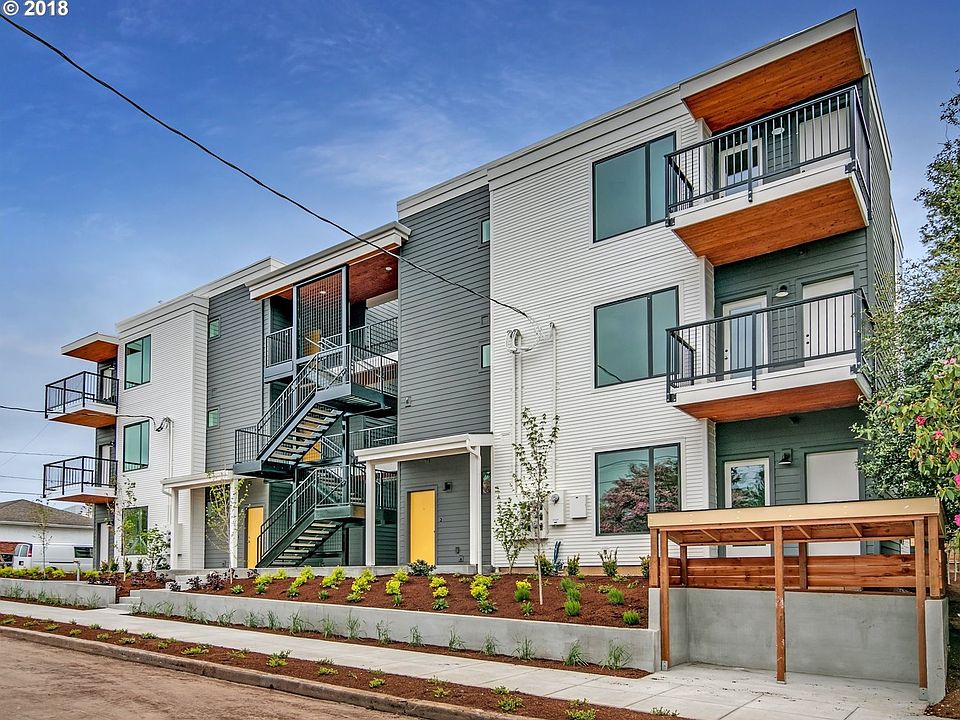 1st image of 7017 NE Grand Ave #203