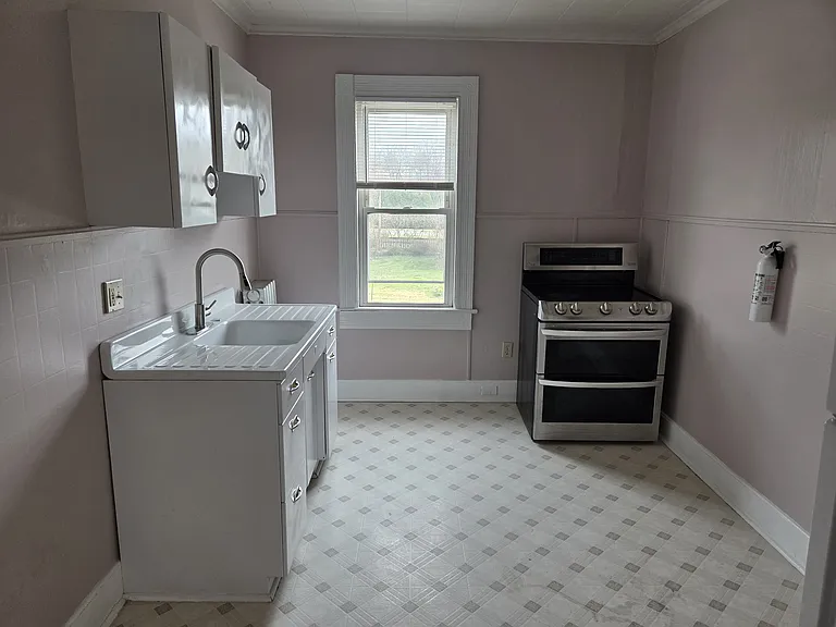 256 S Main St #2 — Photo 3