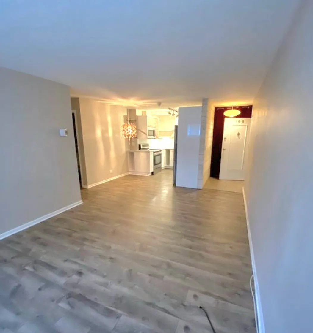 Building Photo - 621 S Maple Ave #100