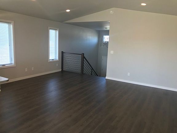 4th image of 5266 10th St W