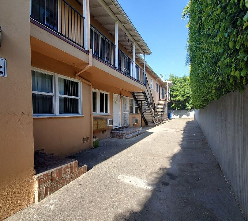 2nd image of 1306 N Las Palmas Ave #5925494