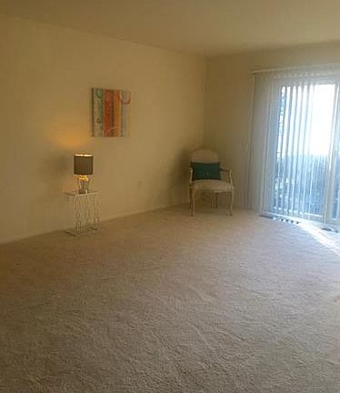 3rd image of 3618 Gleneagles Dr #7-2F