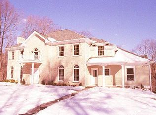 2 Hunting Ridge Rd, Stamford, CT 06903