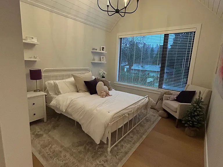 372 Moyne Dr — Photo 12
