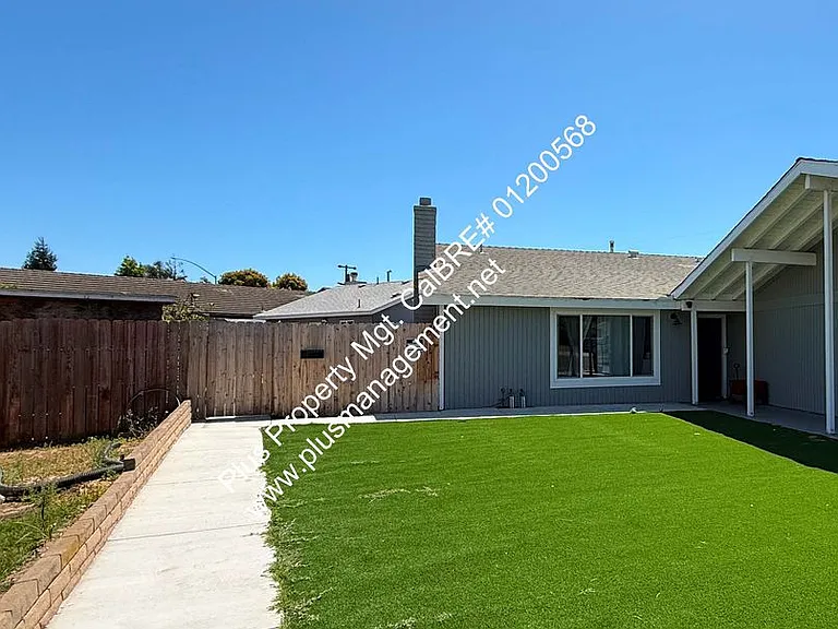 1520 Jonathan Pl #A — Photo 2