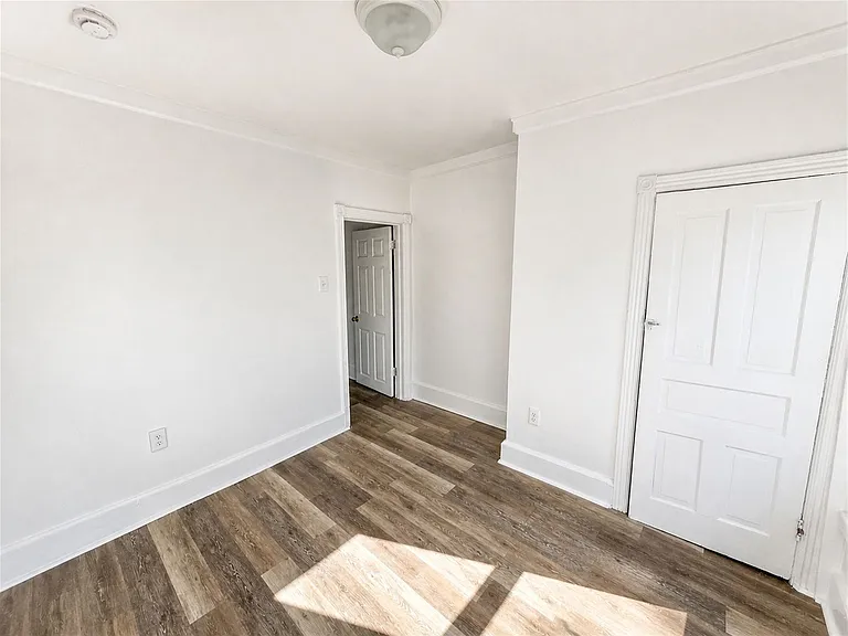 2238 N Pine St — Photo 17