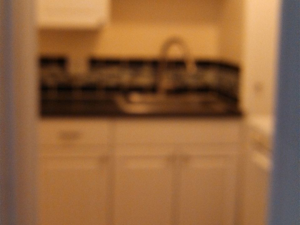 2nd image of 2011 Front St APT 4