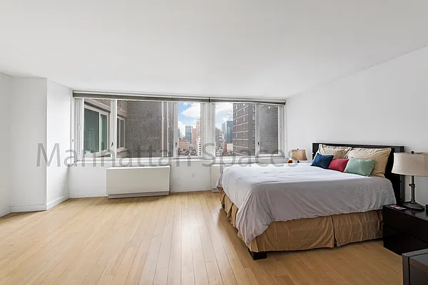Rented by Manhattan Spaces | media 17