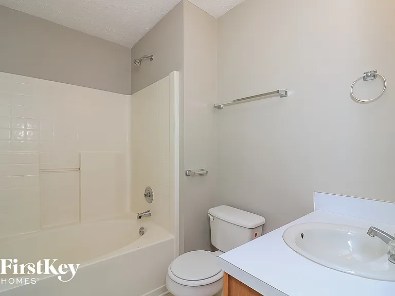 16 Pleasant Dr — Photo 12