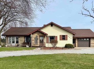 404 W Lake St, Topeka, IN 46571