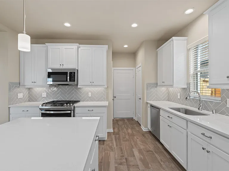 7026 Coneflower Creek Ct — Photo 10