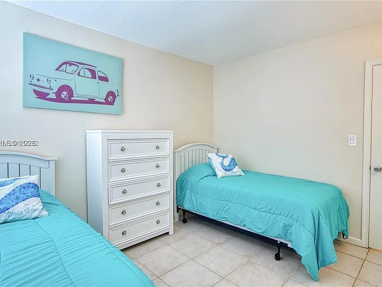 2900 Banyan St #408 — Photo 11