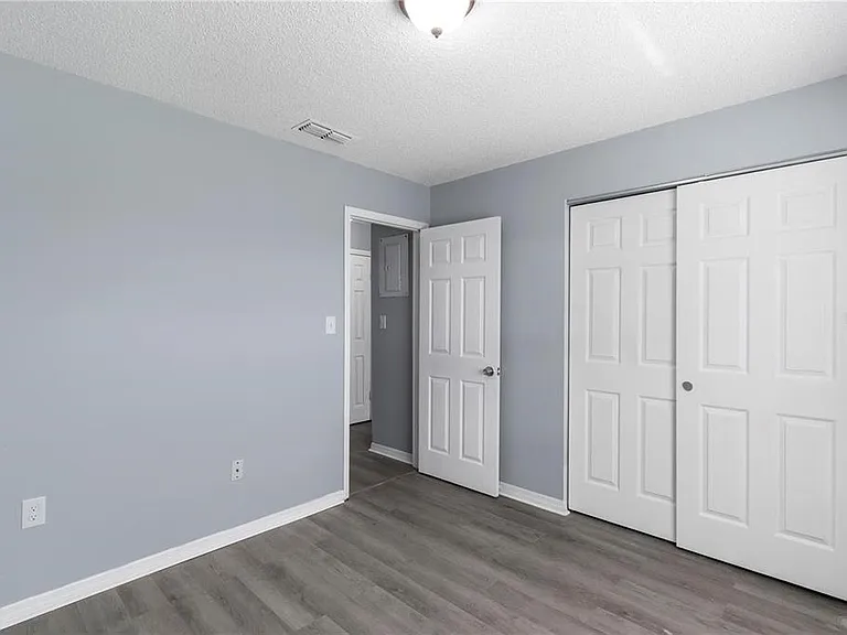 1703 Birchwood Cir #1-1703 — Photo 13