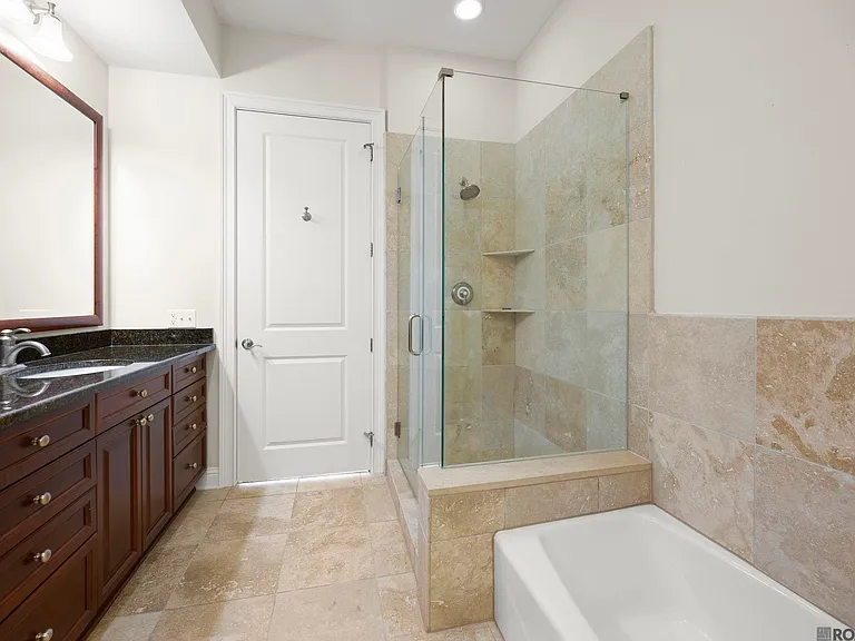 998 Stanford Ave #303 — Photo 23