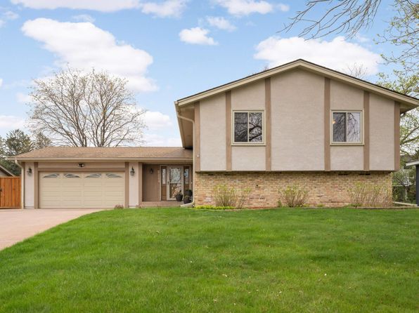 8224 Kingslee Rd, Bloomington, MN 55438