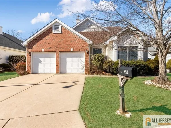 38 Brighton Ct, Monroe Township, NJ 08831
