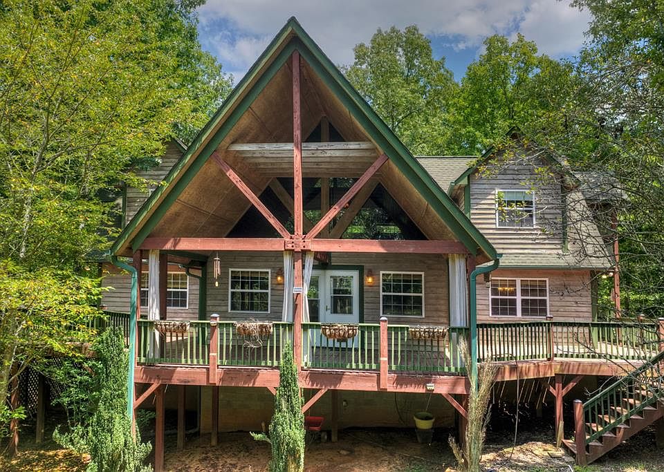 1st image of 648 Posey Pl