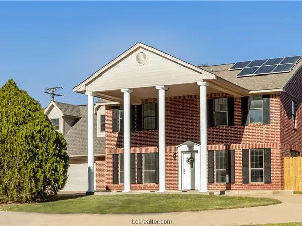 2605 Briar Oaks Dr, Bryan, TX 77802