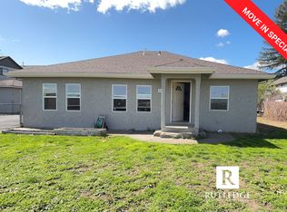 160 S Haskell St, Central Point, OR 97502
