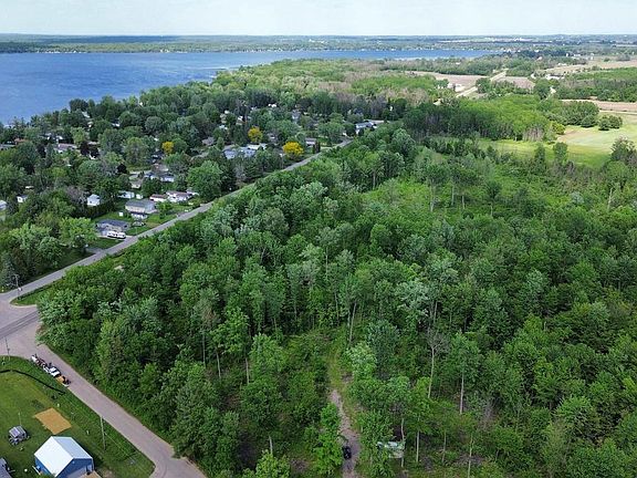 2nd image of N5610 RESORT ROAD