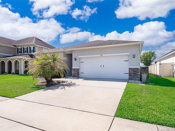 2nd image of 1815 Plumas Way
